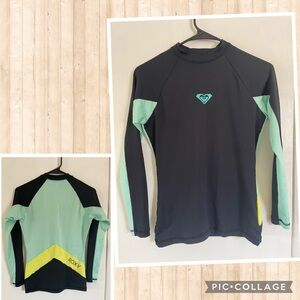 Roxy Women’s Long Sleeve Rashguard Medium EUC